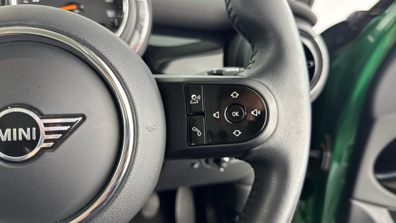 MINI Hatchback 1.5 Cooper Classic 5dr Petrol Hatchback